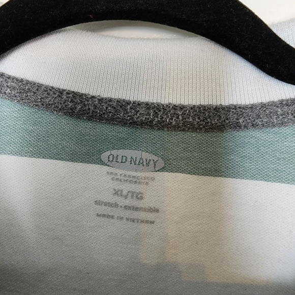 Old navy polo shirt - Picture 2 of 2